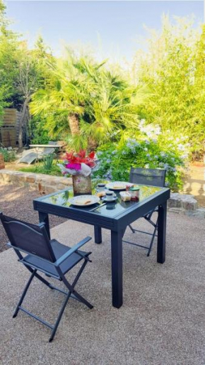 HOLIDAY HOME for 6 with GARDEN